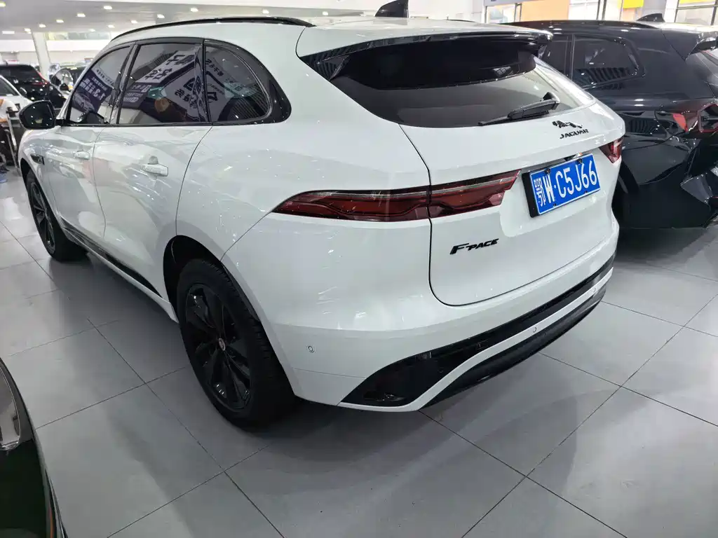 Jaguar F-PACE 2023 — фото 11