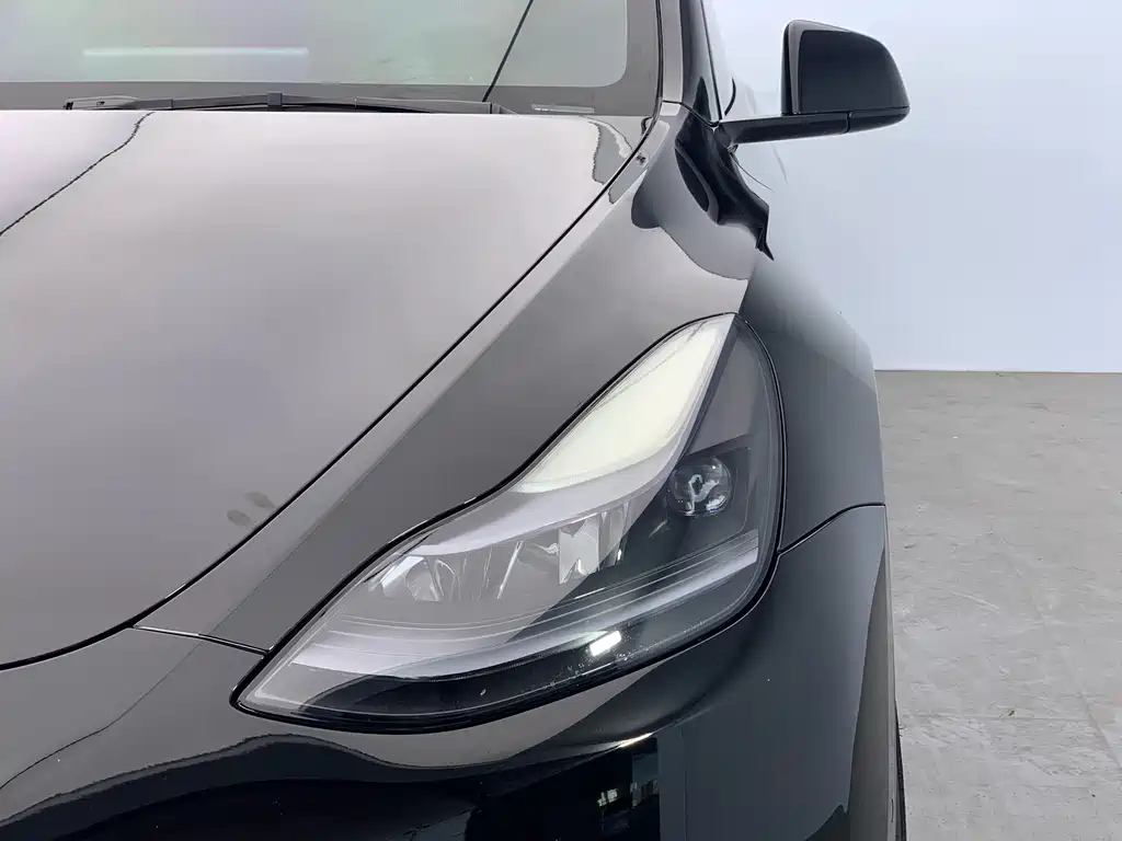 Tesla Model Y 2022 — фото 12