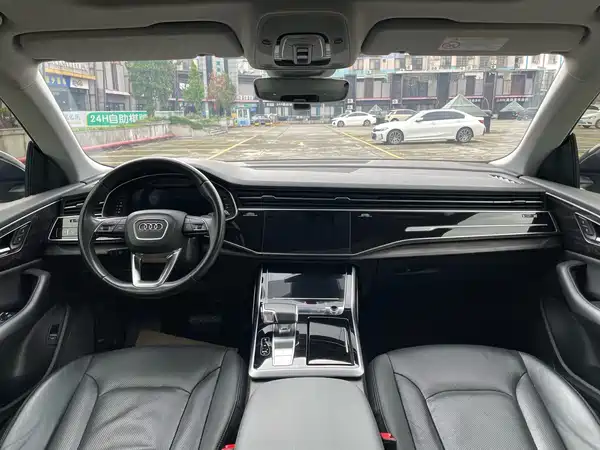 Audi Q8 2021