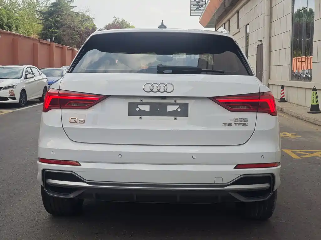 Audi Q3 2022 — фото 13
