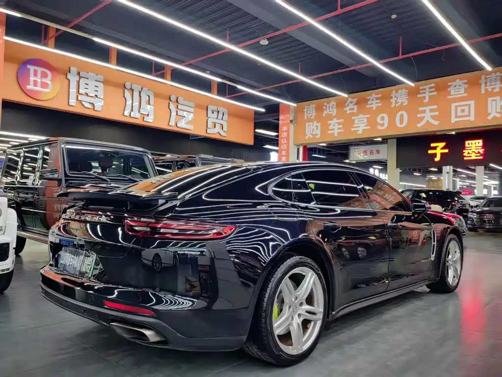 Porsche Panamera Hybrid 2018 — фото 16