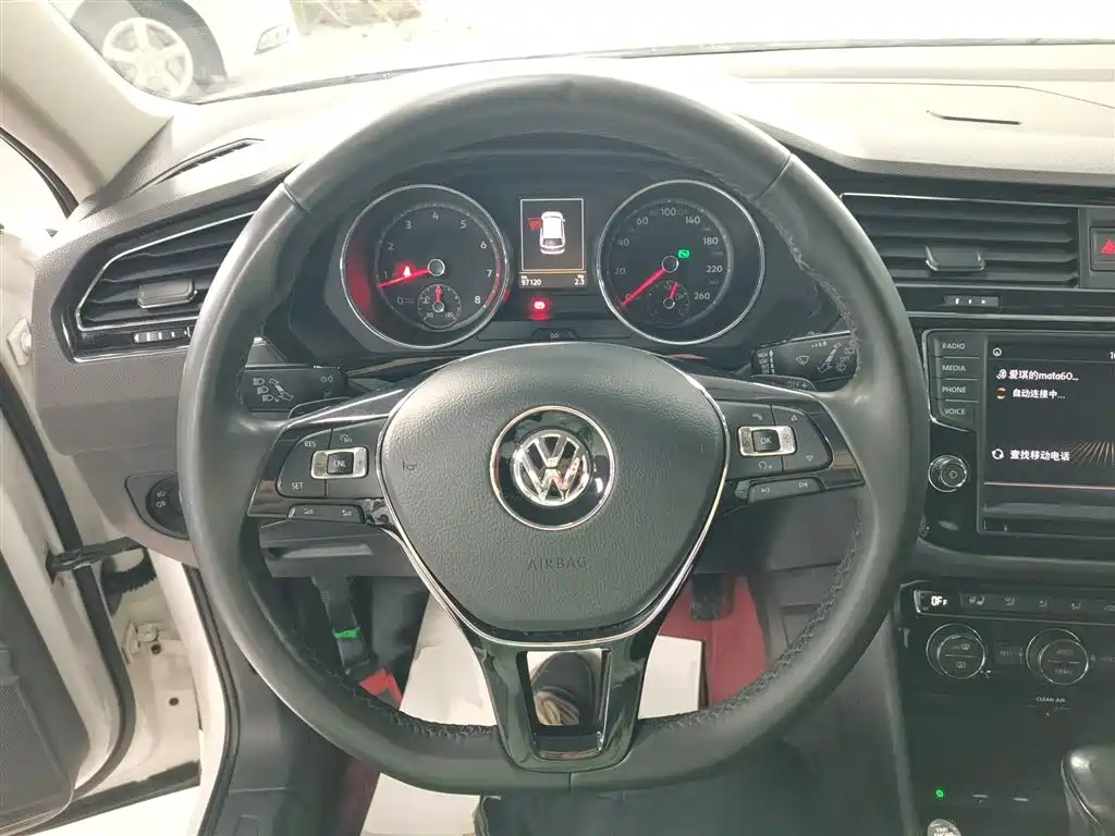 Volkswagen Tiguan L 2018 — фото 7