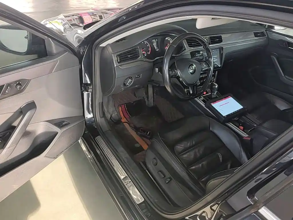 Volkswagen Passat 2018 — фото 16