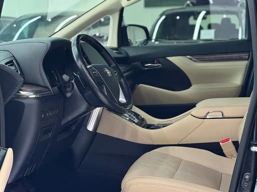 Toyota Vellfire 2023 — фото 4