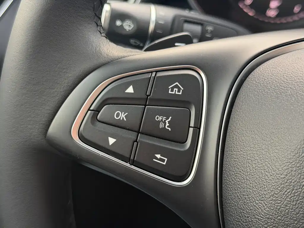Mercedes-Benz GLC 2019 — фото 18