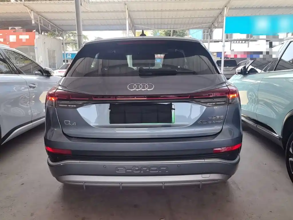 Audi Q4 e-tron 2024