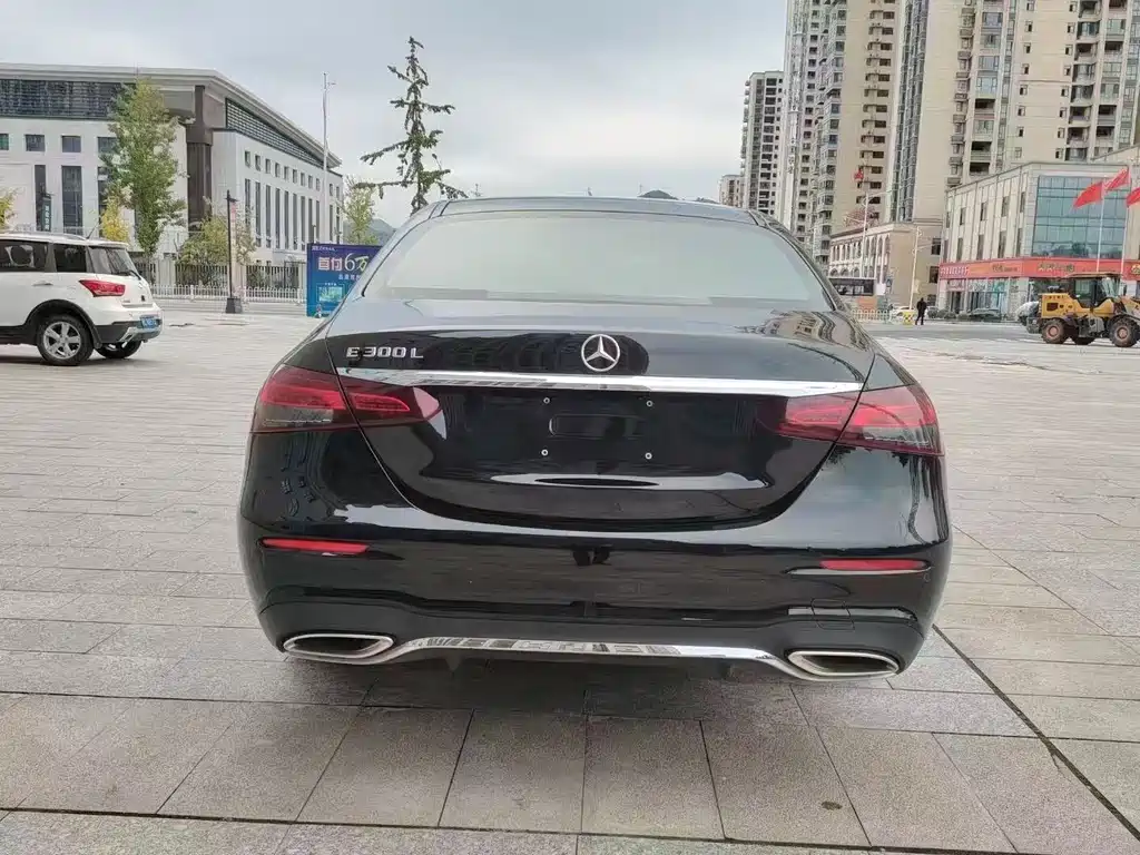 Mercedes-Benz E-Class 2022