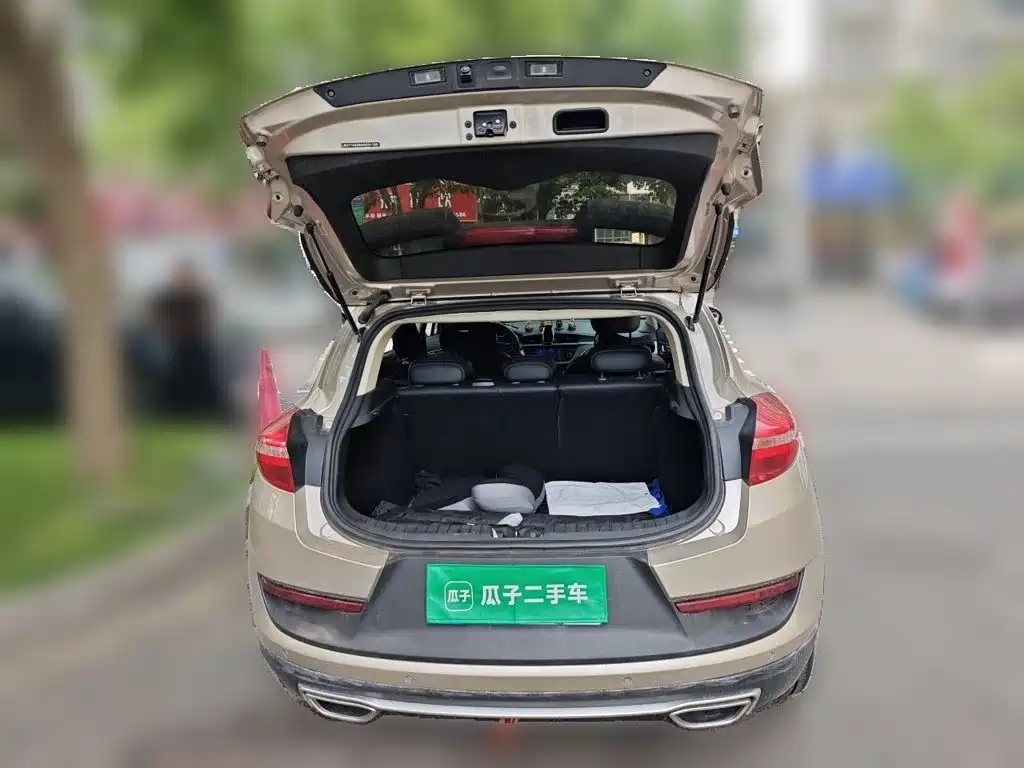 Geely Emgrand GS 2017 — фото 10