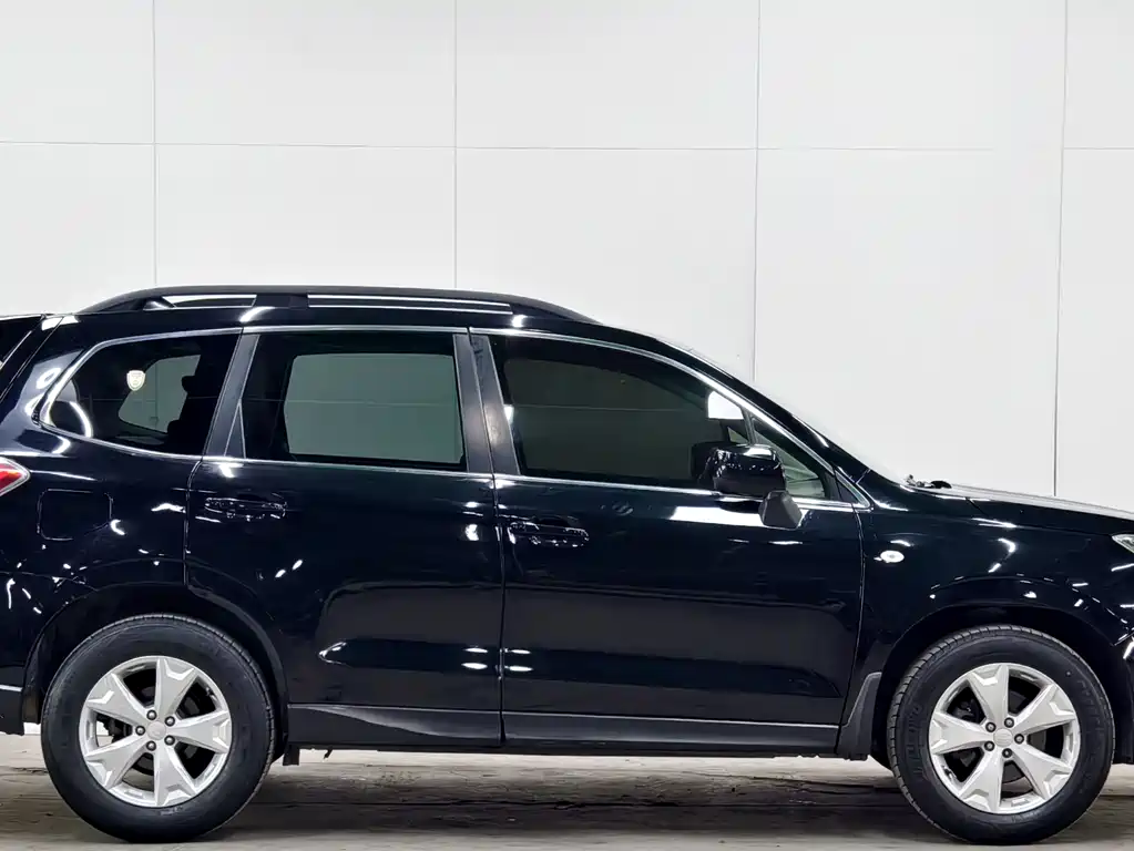 Subaru Forester 2014 — фото 8