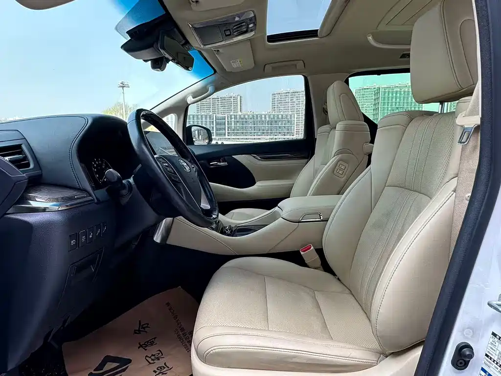Toyota Vellfire 2021 — фото 10