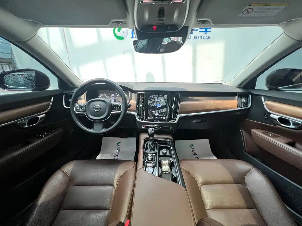 Volvo S90 2019 — фото 30