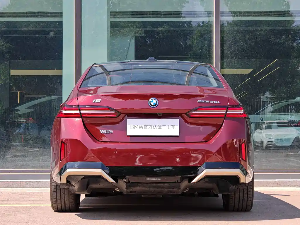 BMW i5 — фото 5