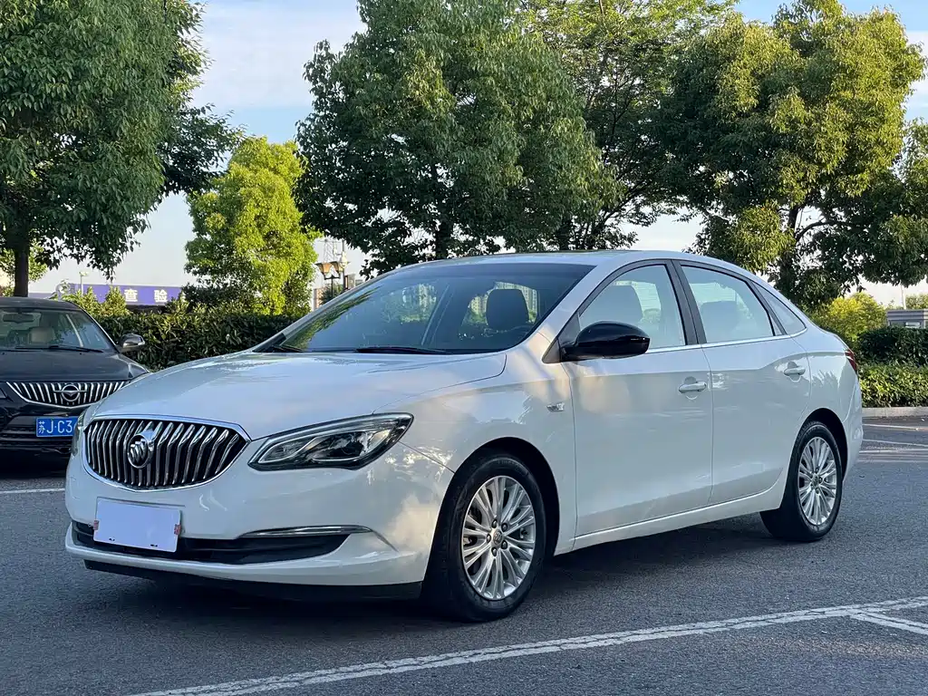 Buick Excelle 2017 — фото 1