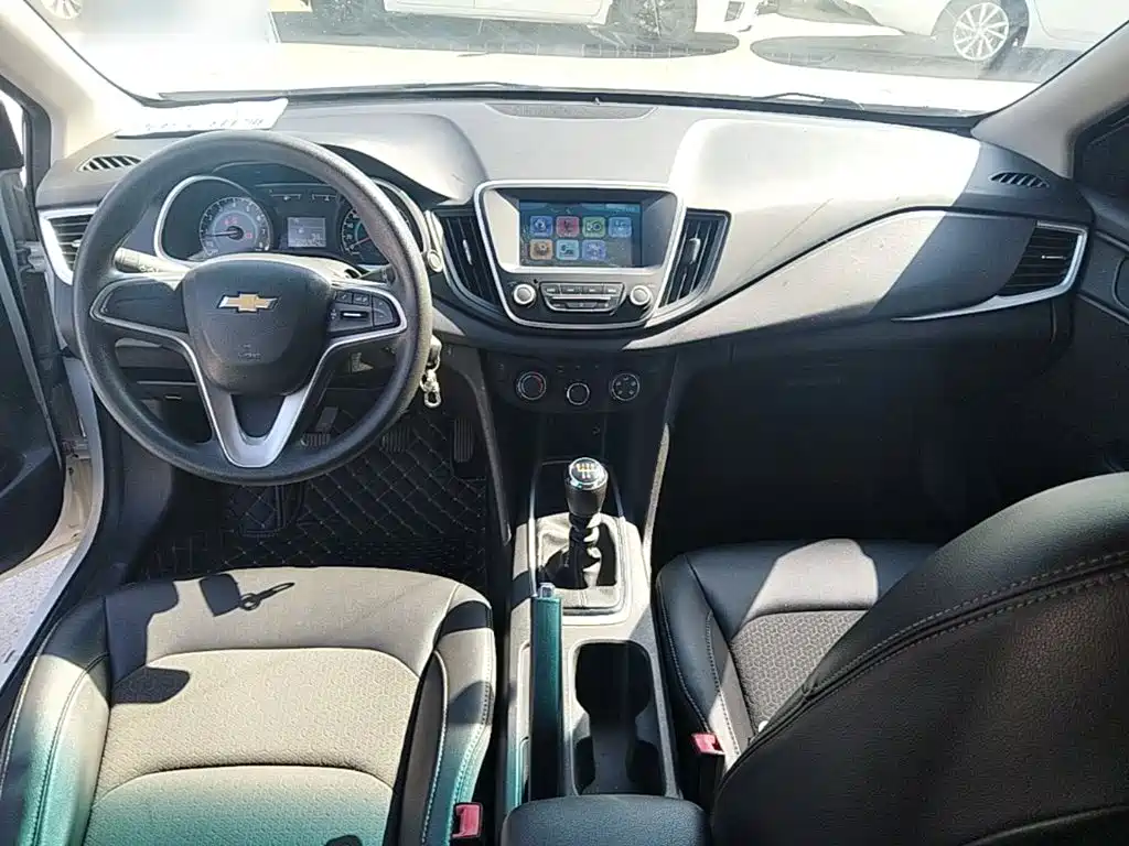 Chevrolet Cavalier 2017 — фото 10
