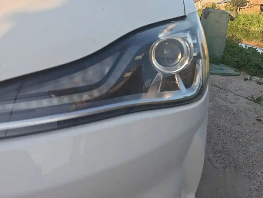 Neta V 2022