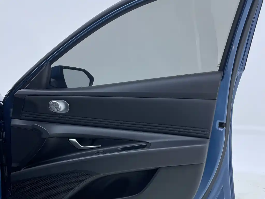 Hyundai Elantra 2022 — фото 22
