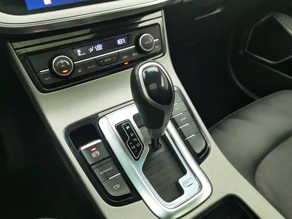 Geely Emgrand GL 2018 — фото 13