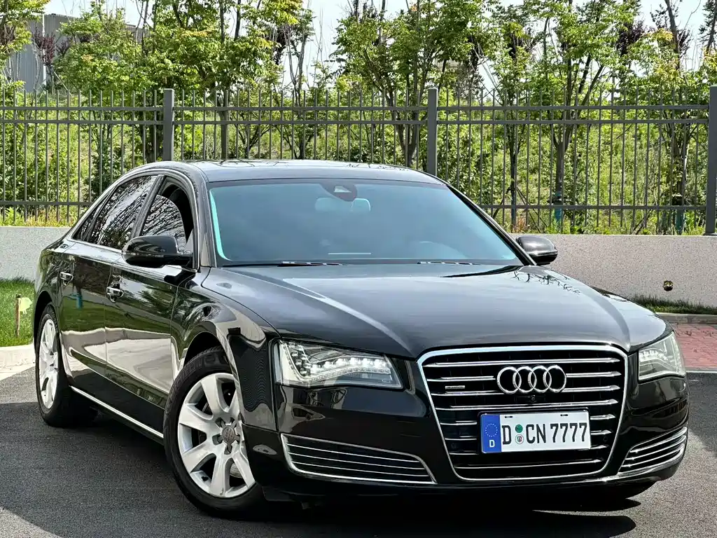 Audi A8 2012 — фото 3