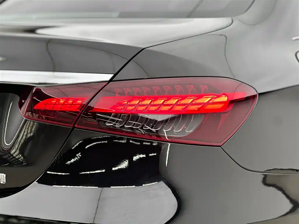 Mercedes-Benz E-Class 2021 — фото 16