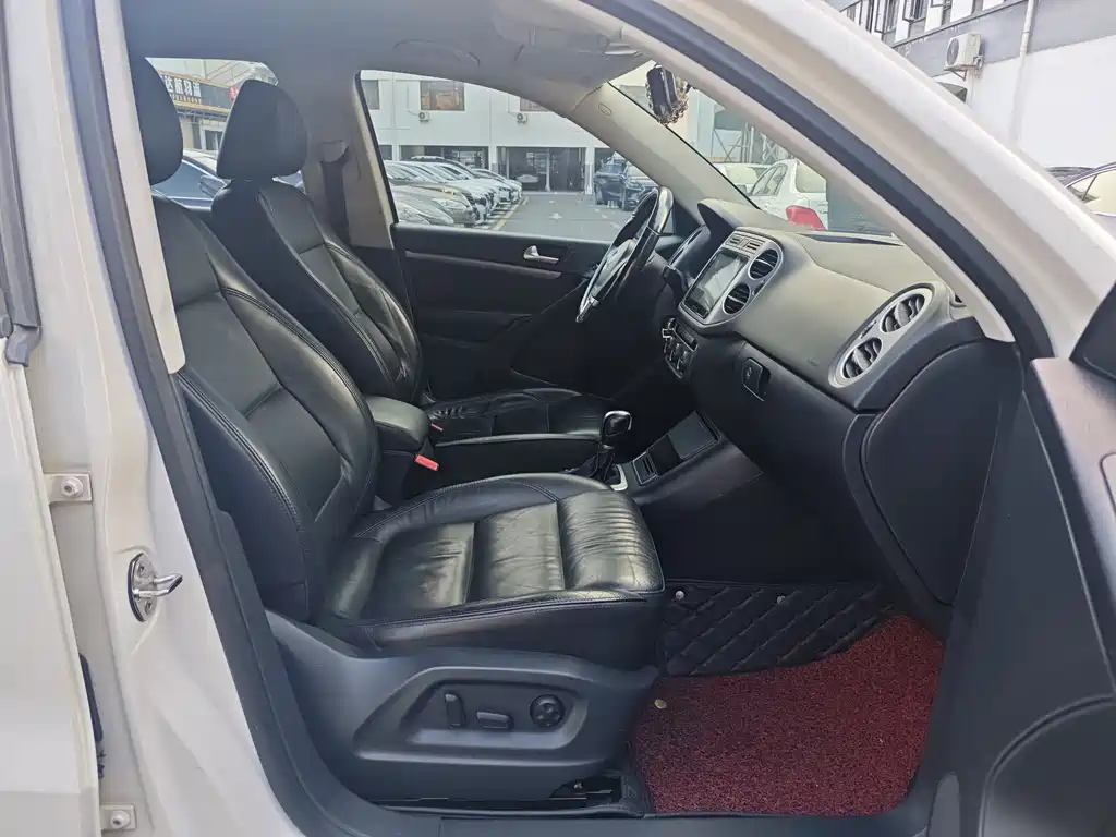 Volkswagen Tiguan 2015 — фото 12