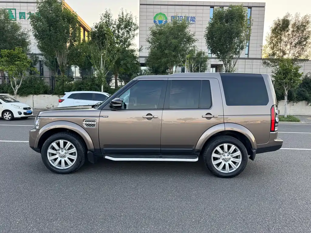 Land Rover Discovery 2015 — фото 4
