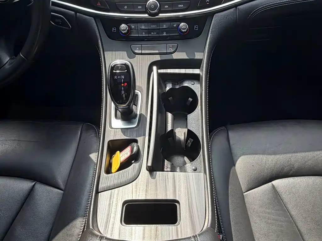 Buick LaCrosse 2022 — фото 12