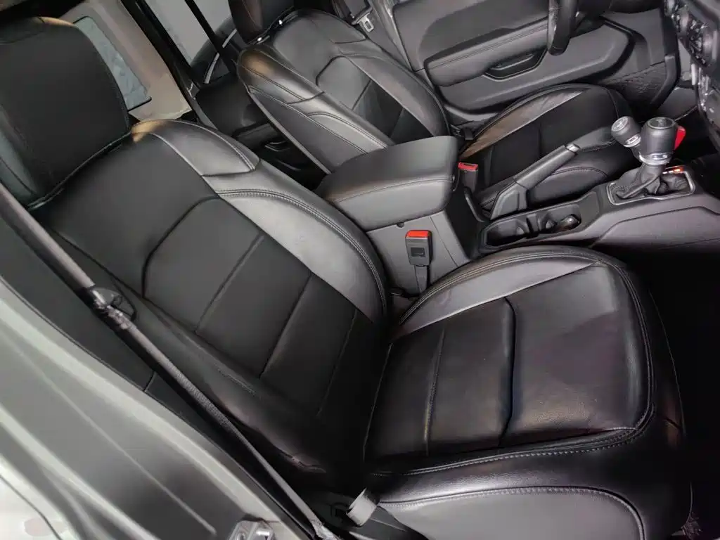 Jeep Wrangler 2023 — фото 16