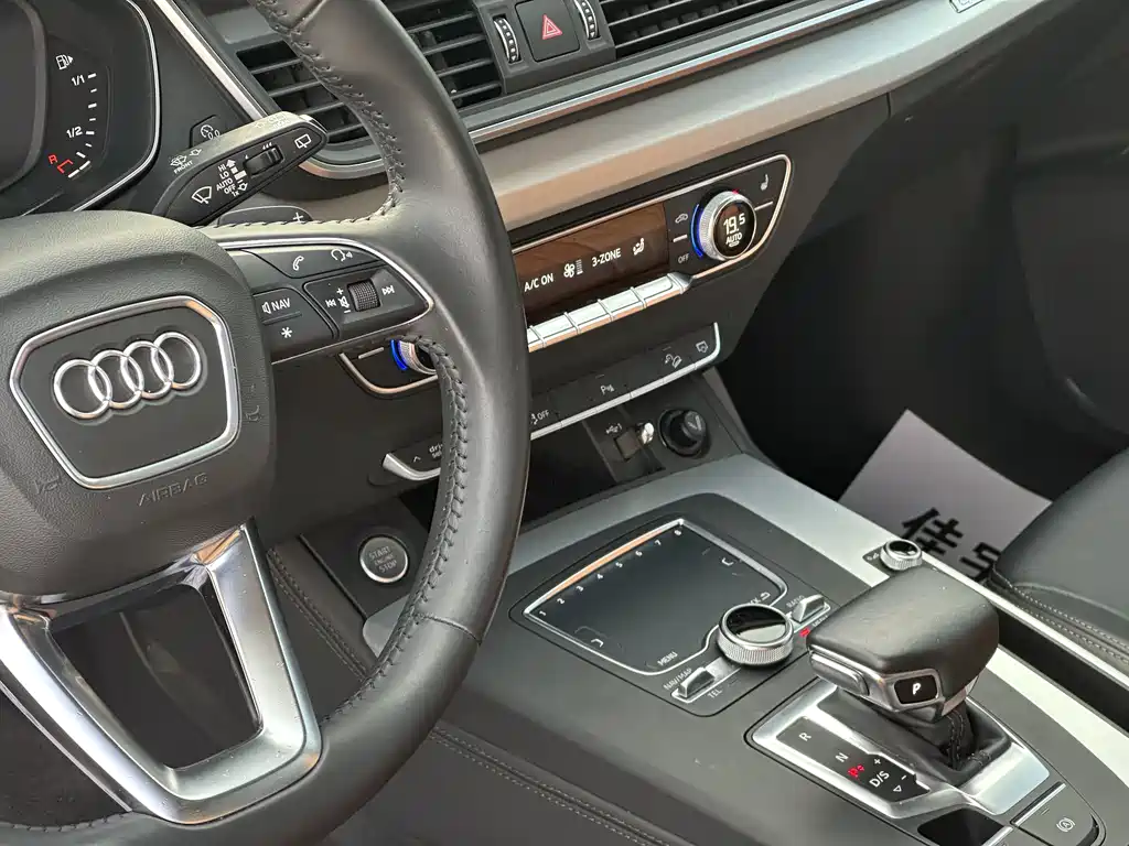 Audi Q5L 2020 — фото 13