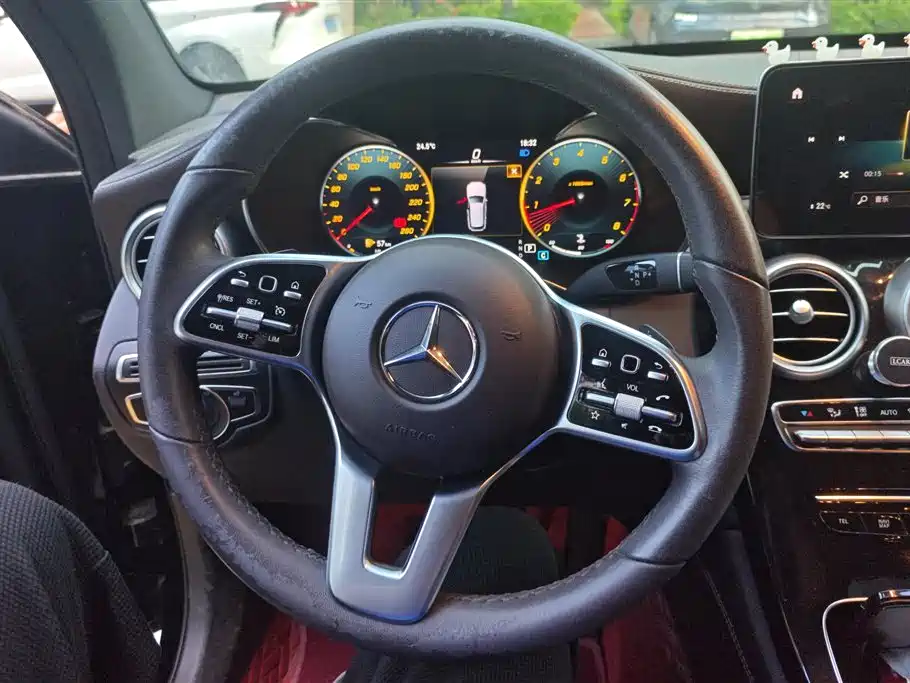 Mercedes-Benz GLC 2020 — фото 15
