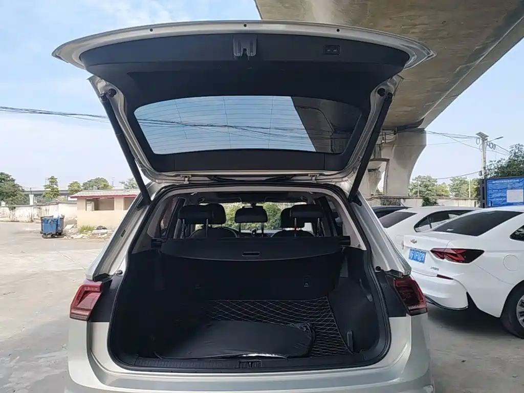 Volkswagen Tiguan L 2018 — фото 19