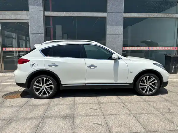 Infiniti QX50 2015