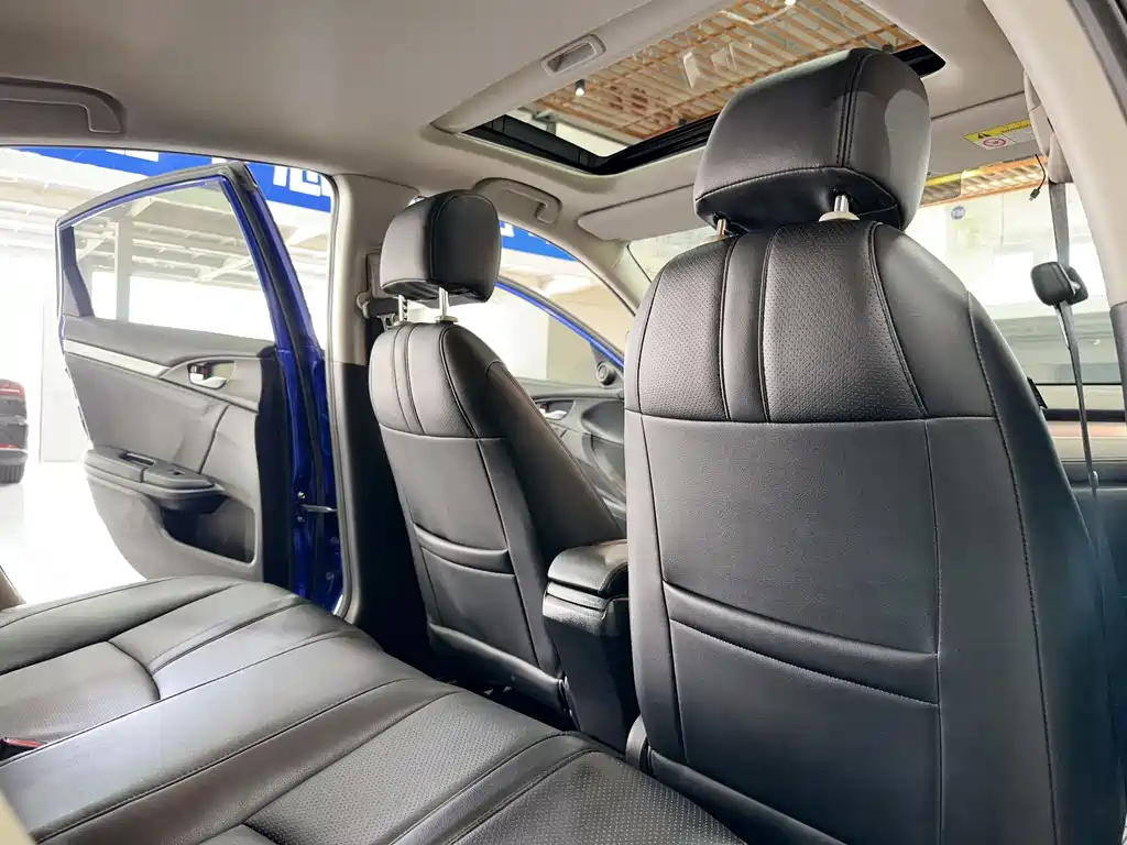 Honda Civic 2019 — фото 19