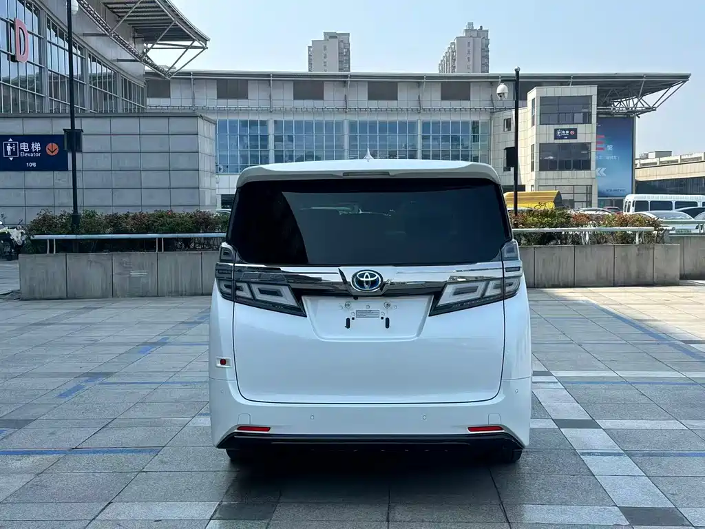 Toyota Vellfire 2021 — фото 6