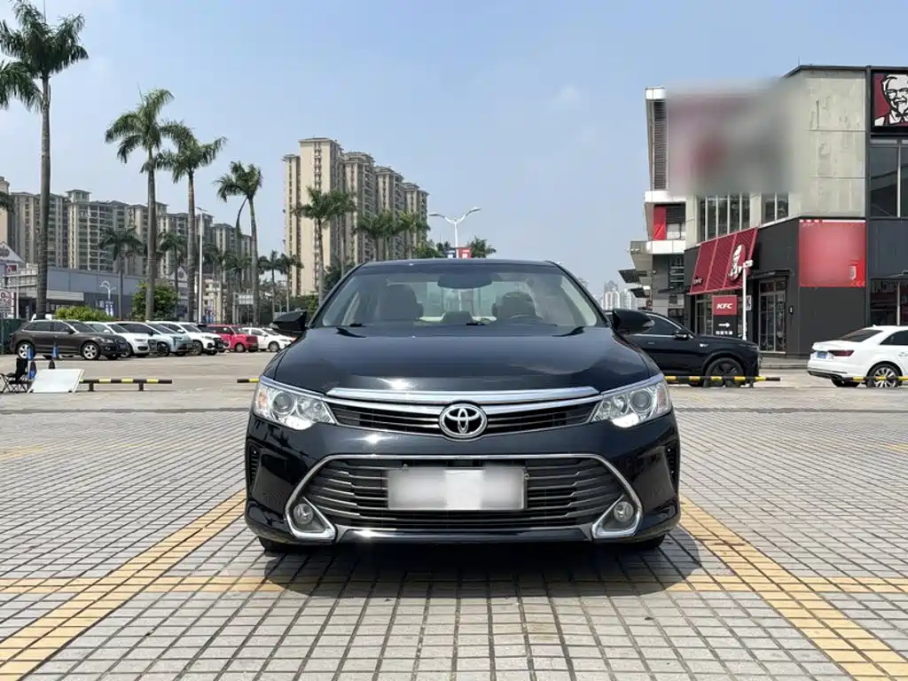 Toyota Camry 2015 — фото 24