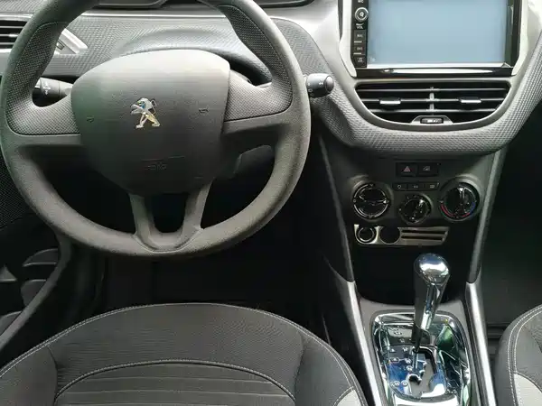 Peugeot 2008 2014