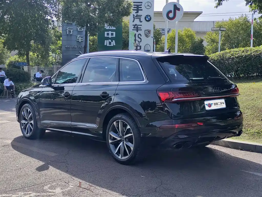 Audi Q7 2024 — фото 4