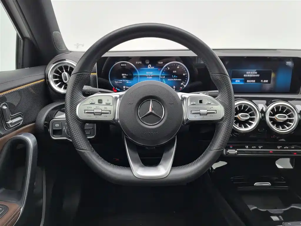 Mercedes-Benz A-Class 2020 — фото 11