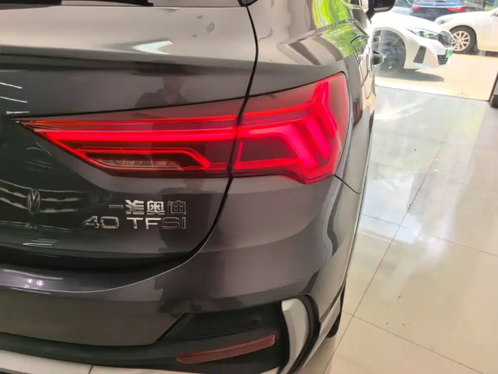 Audi Q3 Sportback 2021 — фото 8