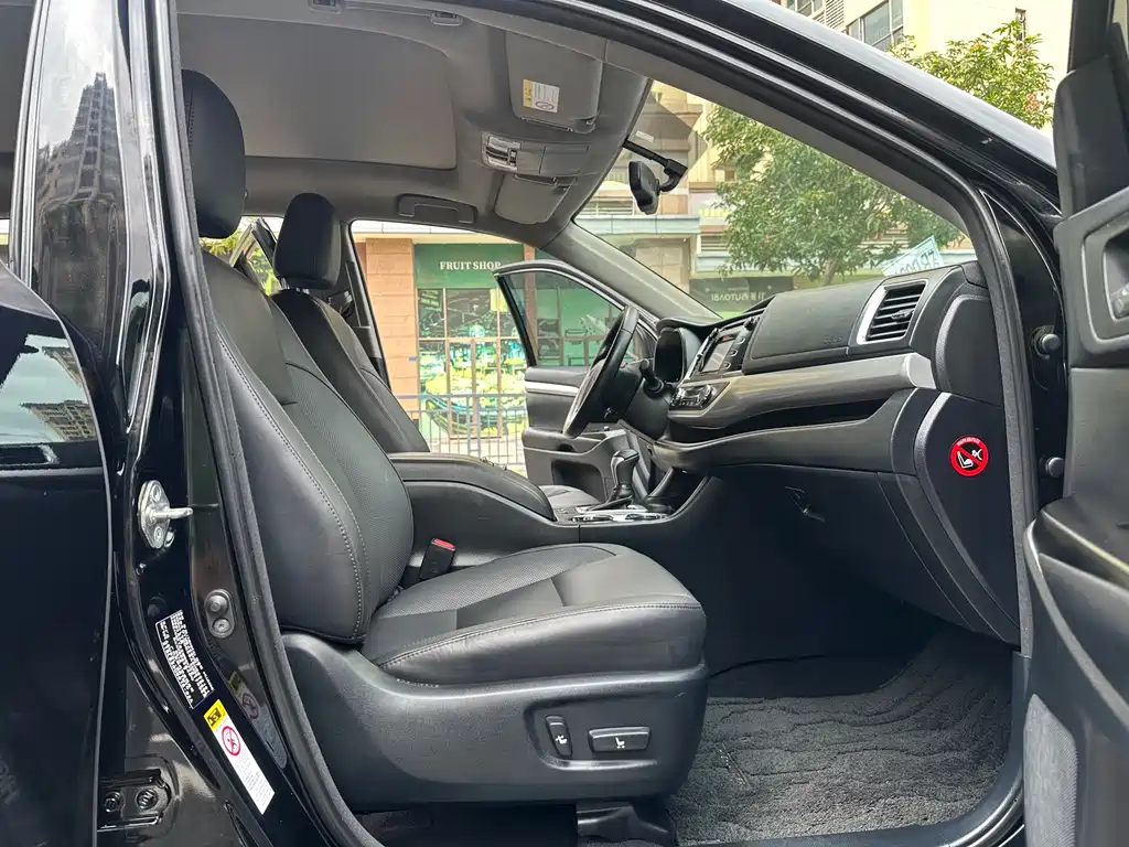Toyota Highlander 2017 — фото 10