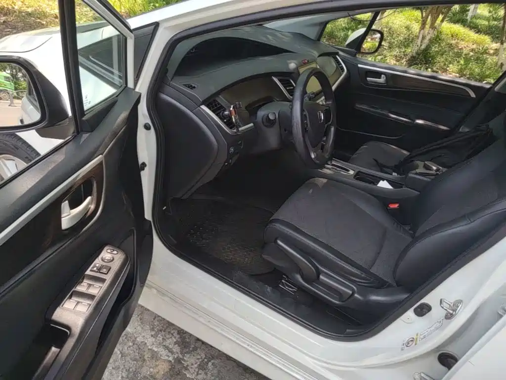 Honda Jade 2016 — фото 14