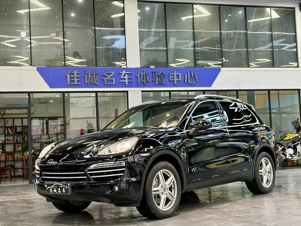 Porsche Cayenne 2014 — фото 1