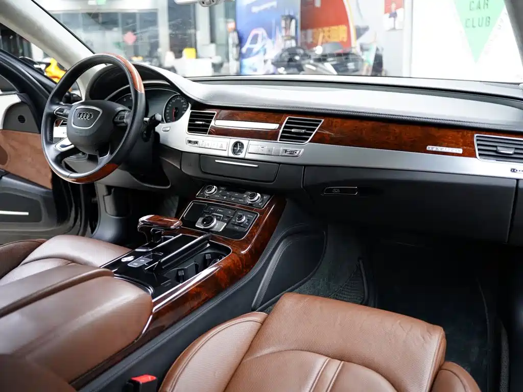Audi A8 2013 — фото 47