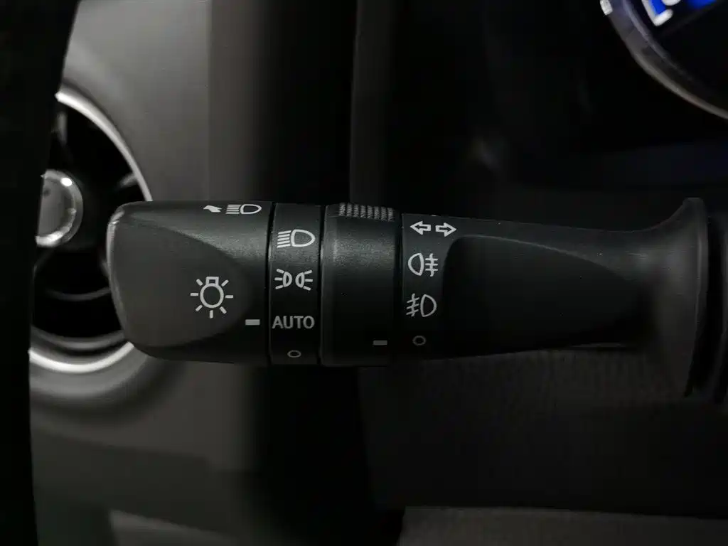 Toyota Corolla 2018 — фото 21