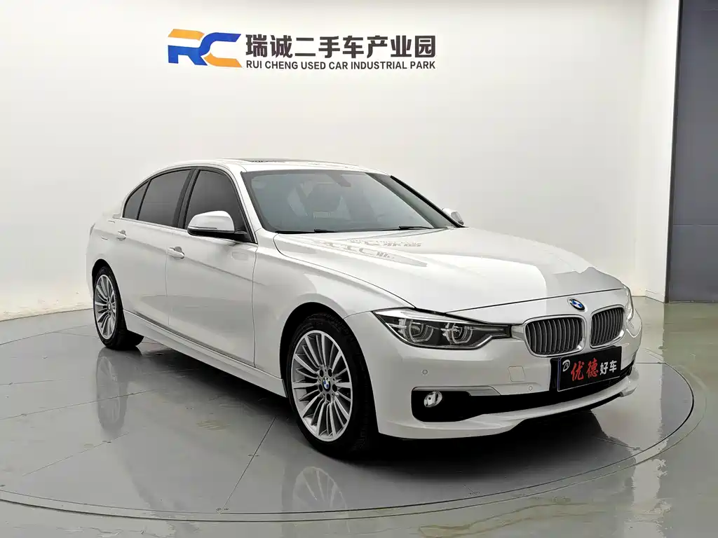 BMW 3 Series 2018 — фото 17