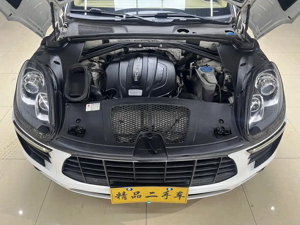 Porsche Macan 2015 — фото 16