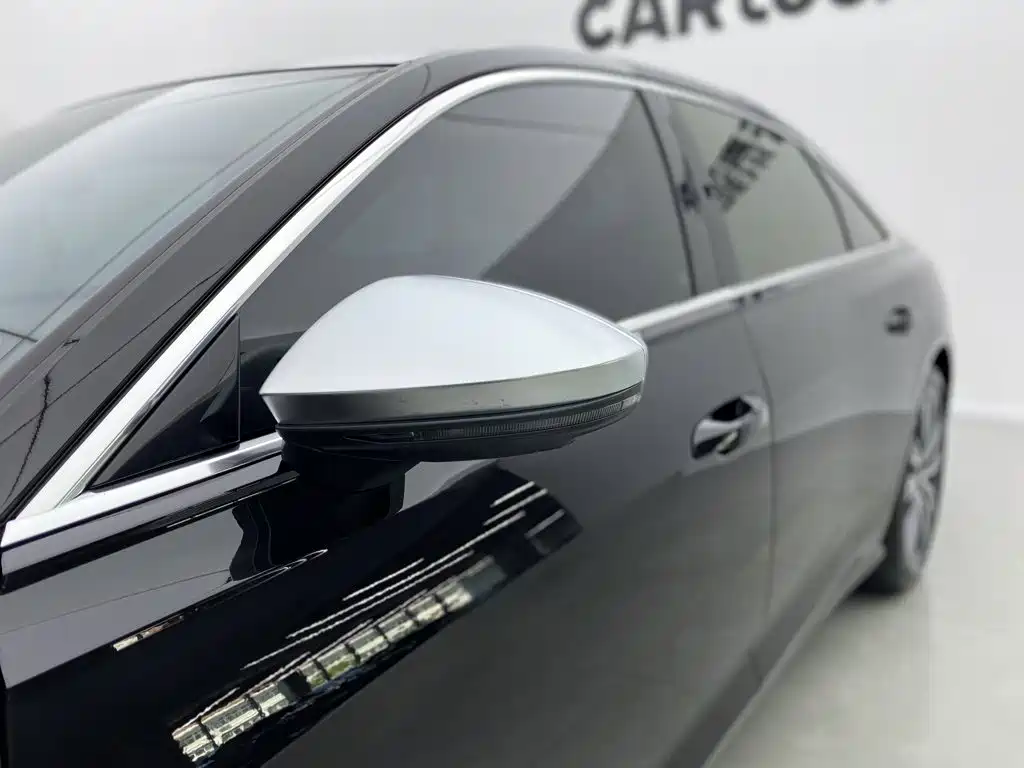 Audi A6L 2023 — фото 31