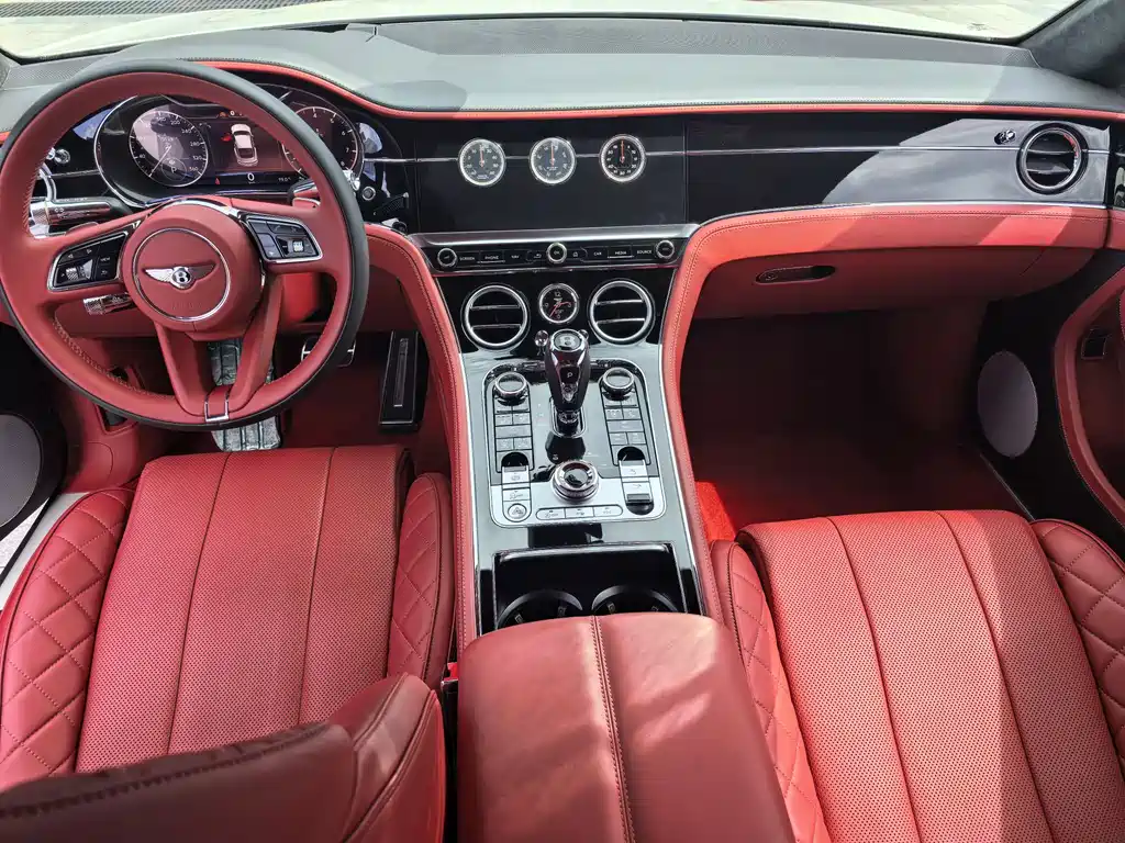 Bentley Continental 2021 — фото 11