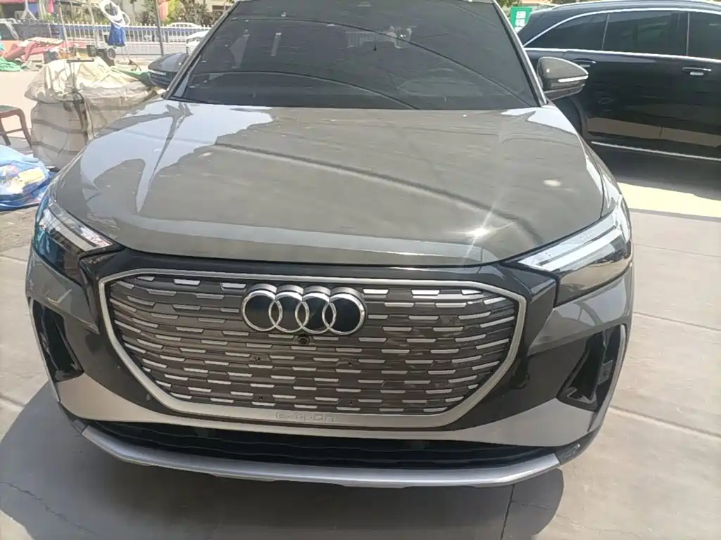 Audi Q4 e-tron 2024