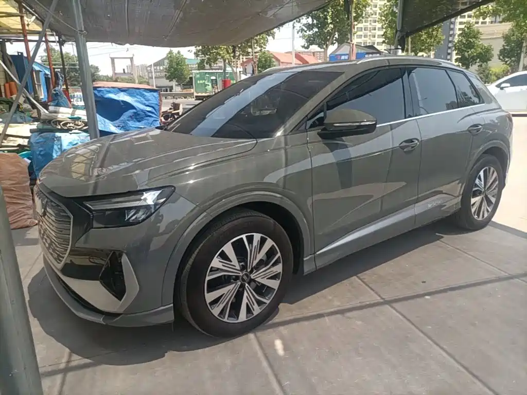 Audi Q4 e-tron 2024