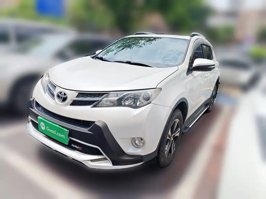 Toyota RAV4 2016 — фото 1